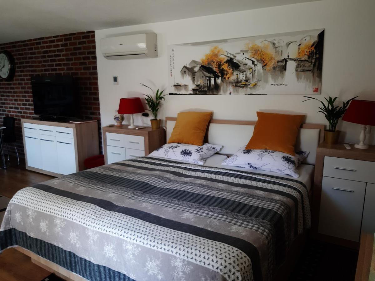 Apartments Isabella Птуй Екстериор снимка